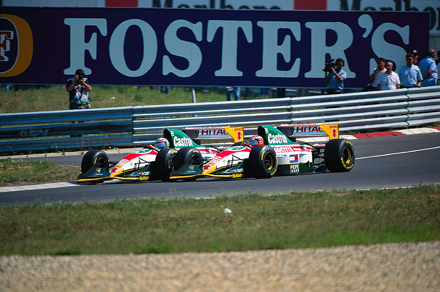 Both Lotus drivers Zanardi and Herbert fight for position