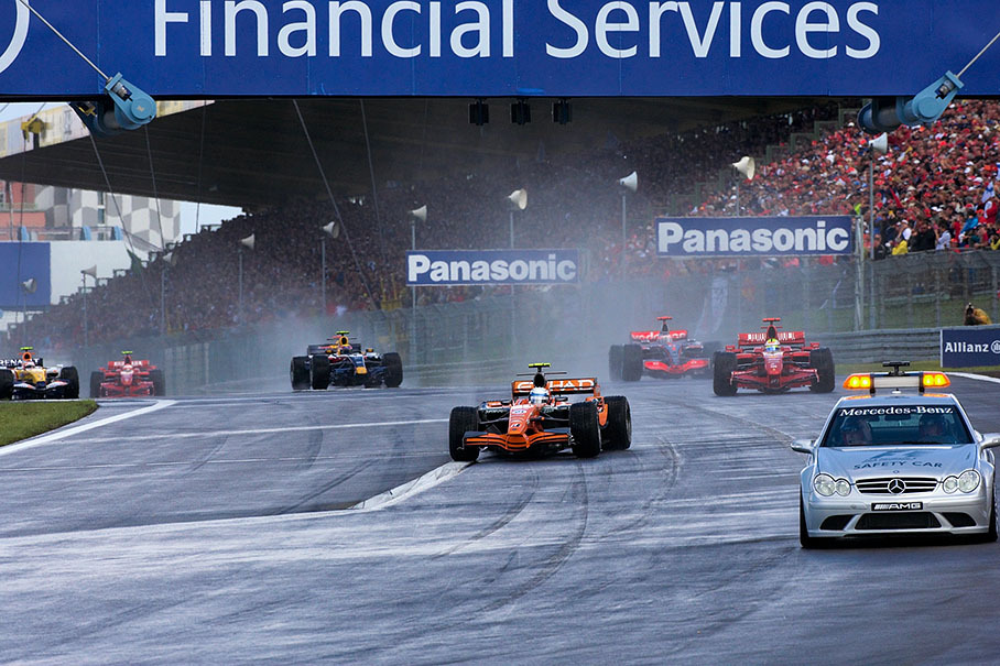 Restart behind safety car, Winkelhock leads the race into fifth lap