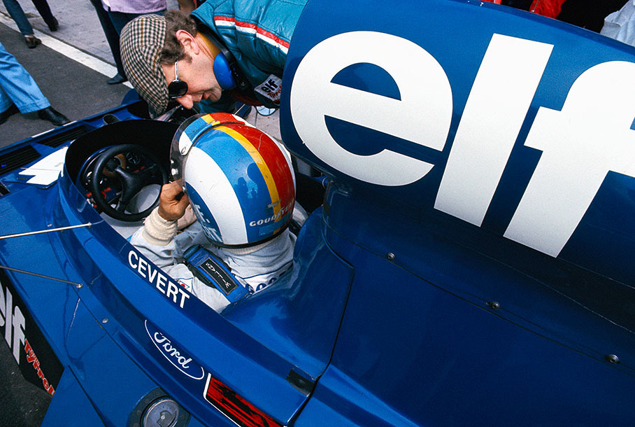 Tyrrell driver Francois Cevert talking to designer Derek Gardner