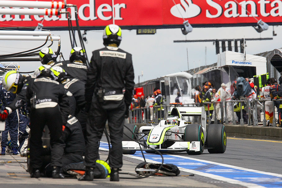 Jenson Button diverts to Brawn Grand Prix pits