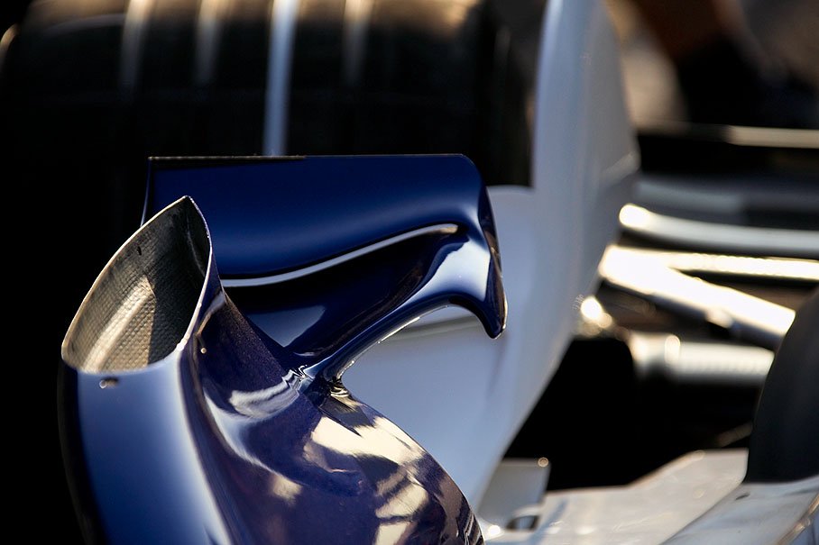 A streamlined BMW Sauber cooler chimney