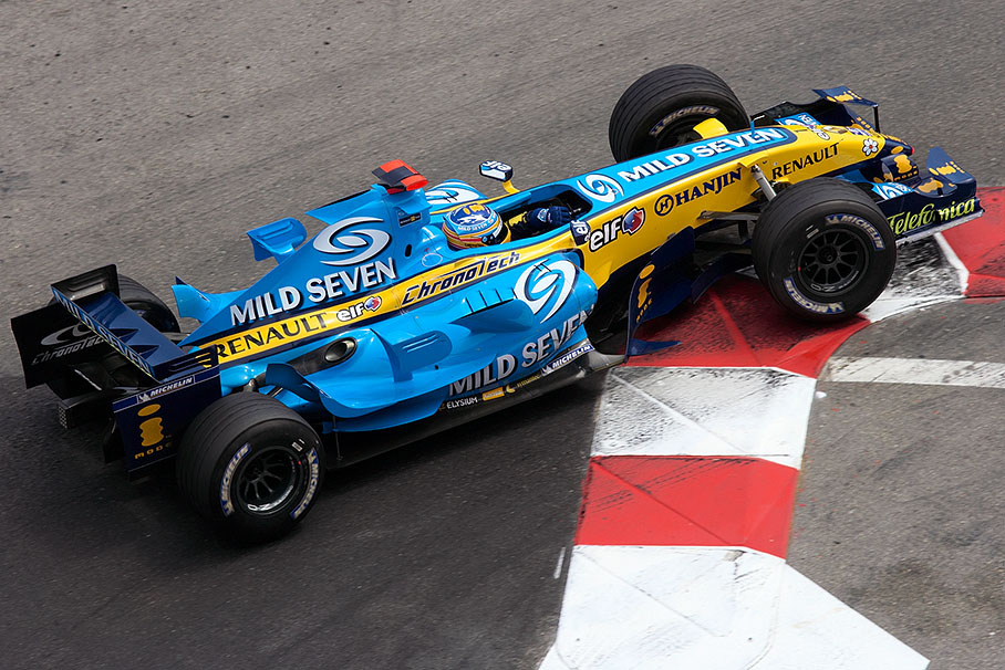 Fernando Alonso at Nouvelle Chicane