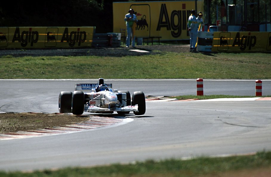Jan Magnussen through the chicane