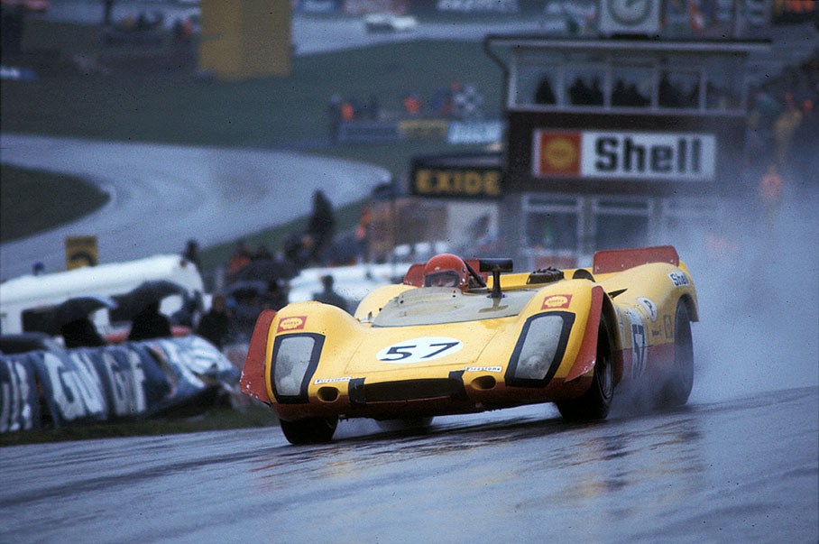 Gijs van Lennep (NL) and Hans Laine (SF) drive the Porsche 908/02 020 entered by Racing Team AAW