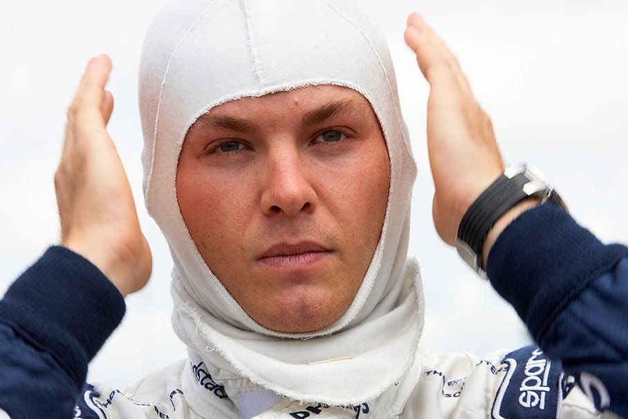 Nico Rosberg puts his balaclava on