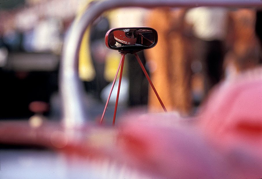 Rolf Stommelen (D) in the Alfa Romeo T33/3