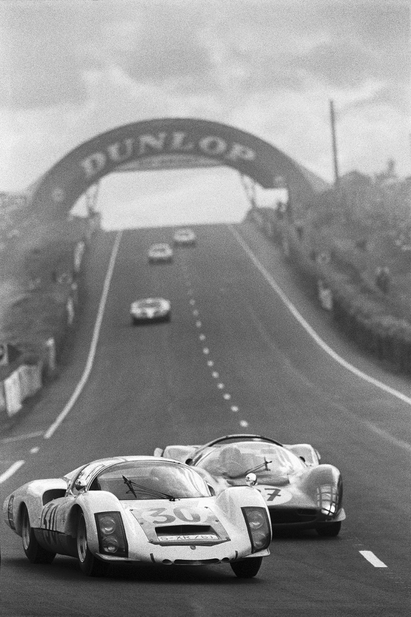 Jo Siffert (CH) and Colin Davis (GB) on Porsche 906 LE 153 S-XR 761 in front of Pedro Rodriguez' (MEX) and Richie Ginther's (USA) Ferrari 330 P3 Spyder #0846