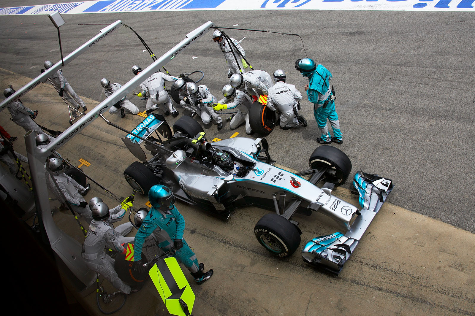 On race lap 45, Nico Rosberg, Mercedes, made his last pit stop, changing from prime to option tyres, Spanish Grand Prix, Barcelona, 2014