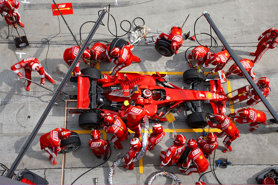 Raikkonens second pit stop in lap 38
