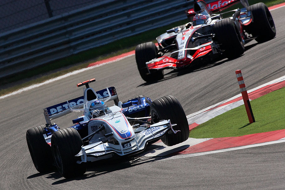 Heidfeld still leads Alonso at first corner