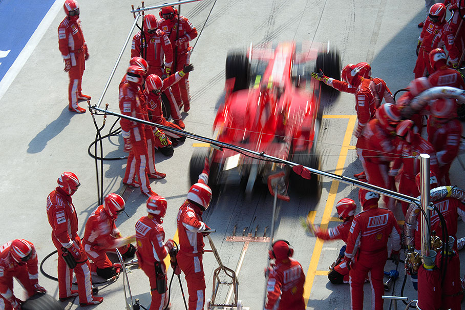 Kimi Raikkonen's second pit stop in lap 41