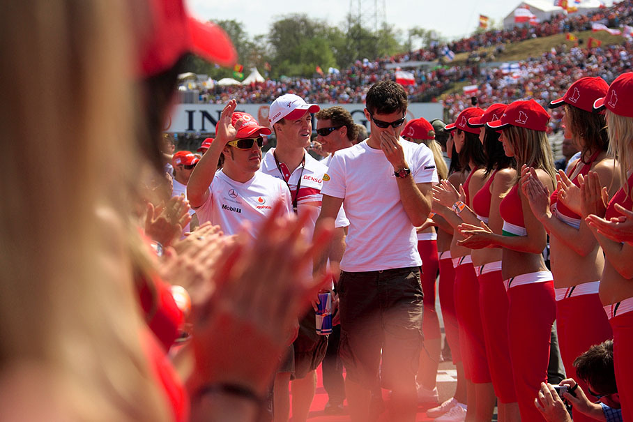 Alonso, Schumacher and Webber stroll to drivers parade