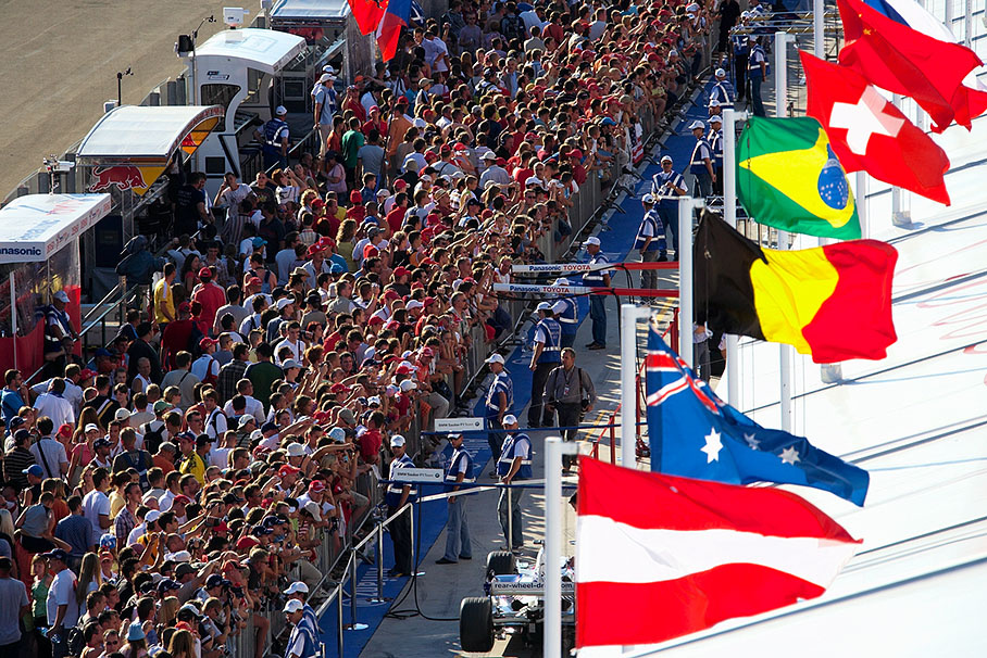 Pitlane was opened for public on Thursday afternoon