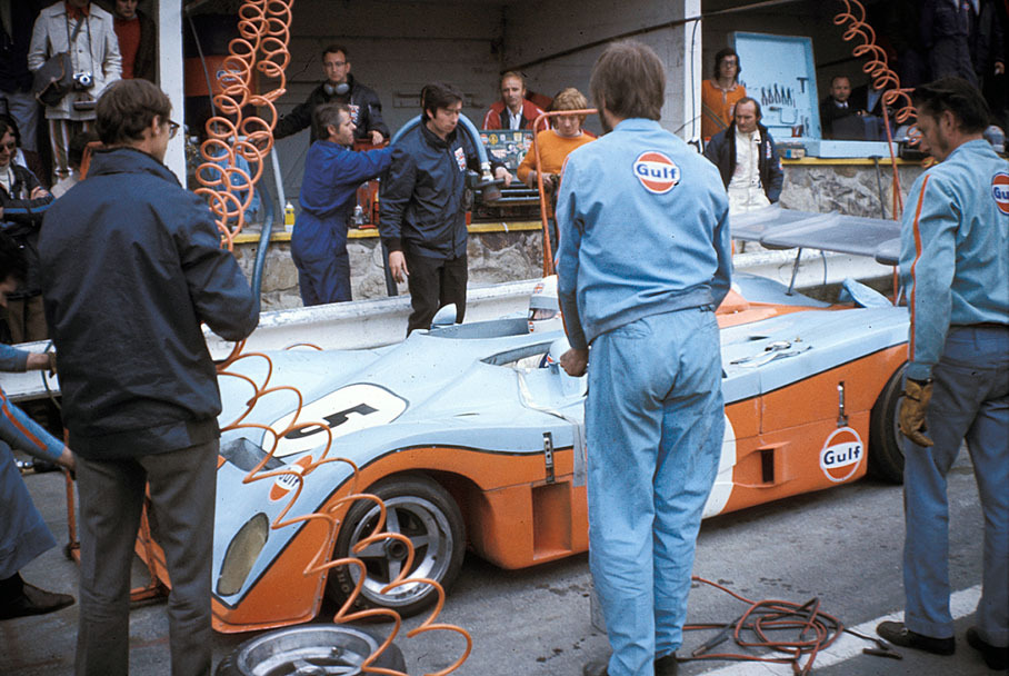 Mirage M6 Ford driven by Derek Bell (GB) / Mike Hailwood (GB)