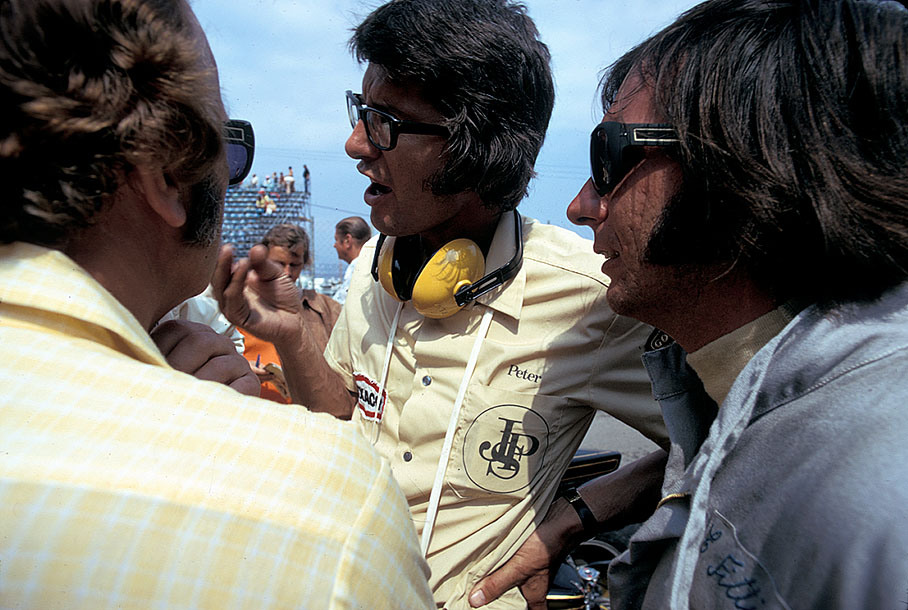Emerson Fittipaldi listens to Peter Warr, Monaco GP Monte Carlo 1973