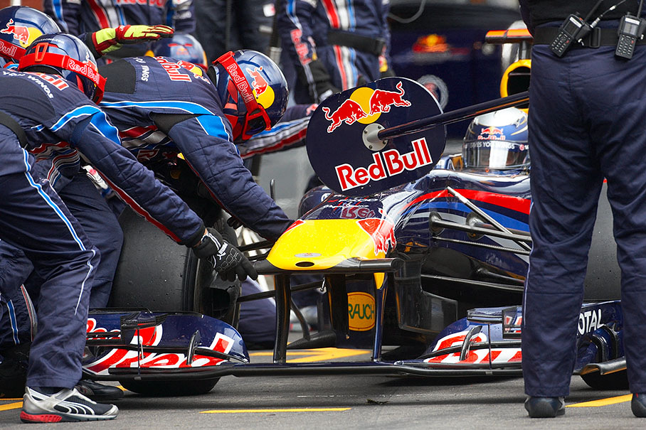 After Vettel's intercourse with Button, he gets a new front wing