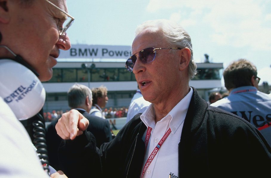 Juergen Hubbert im Gespraech mit BMW-Vorstand Dr. B. Goeschel