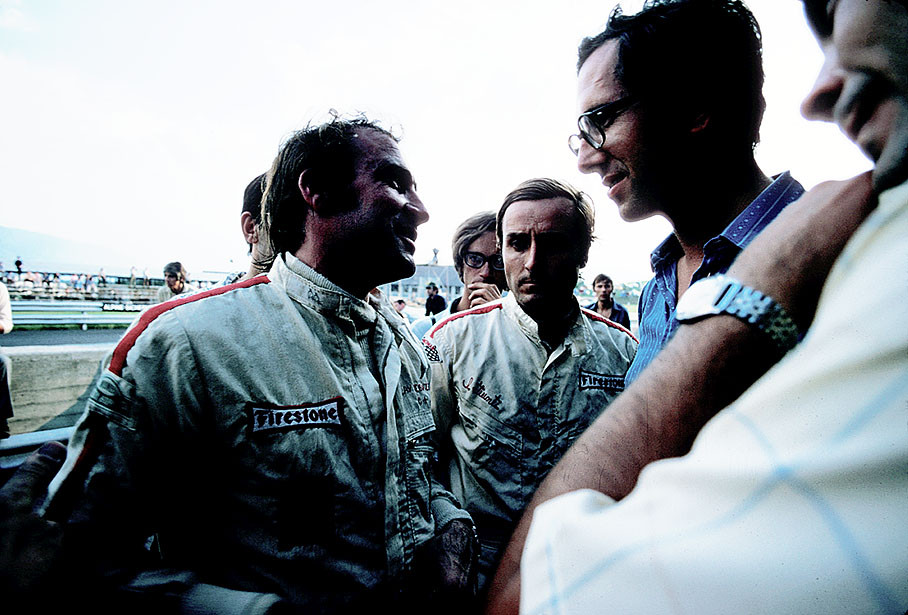 Clay Regazzoni, Ignazio Giunti and Mauro Forghioeri chat in Ferrari pits, Austrian GP 1970