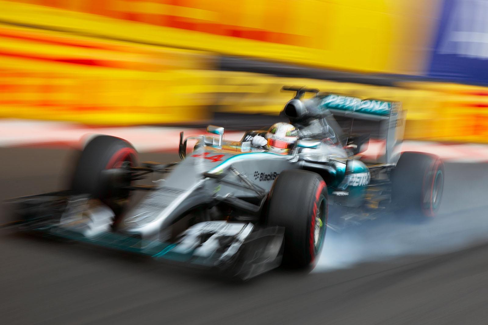Lewis Hamilton, Mercedes, brakes hard to take the harbour chicane, Monte Carlo Grand Prix, 2015