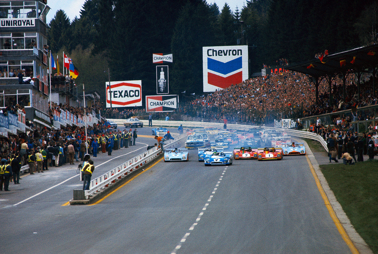 The start of the 1000km Spa 1973, the Matra-Simca MS670B 03 of Henri Pescarolo (F) on first position