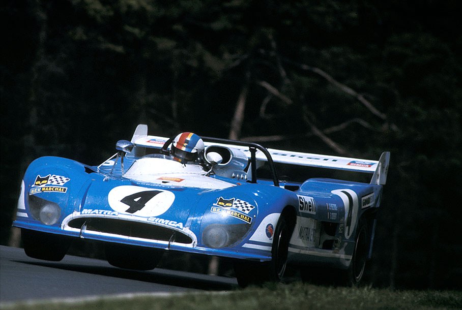 The jumping Matra-Simca MS670B 03 of François Cevert (F) and Jean-Pierre Beltoise (F)