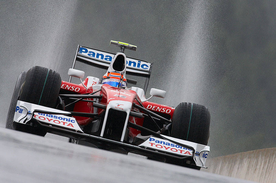 Timo Glock, Panasonic Toyota, enters the pitlane on rain tyres