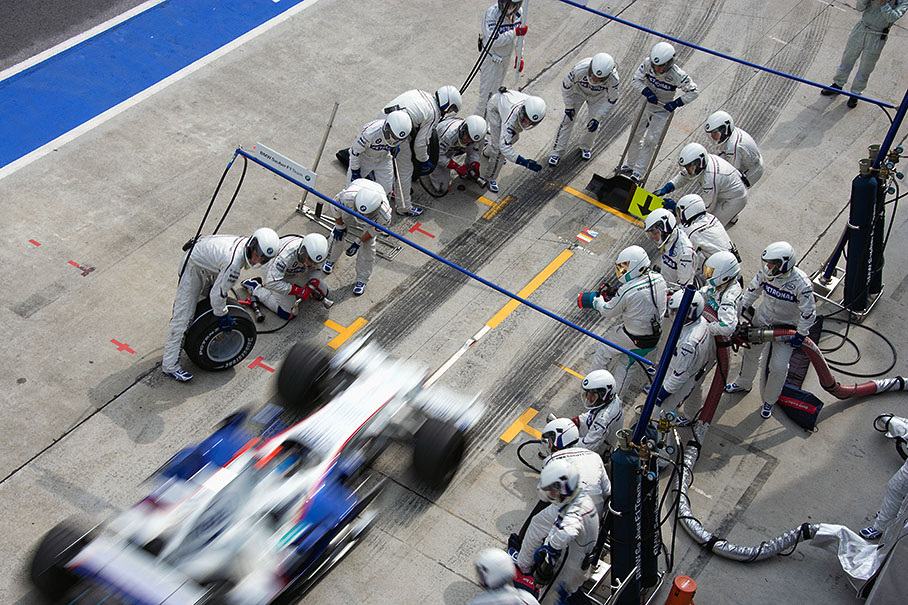 Heidfelds second stop at BMW Sauber pits during lap 41