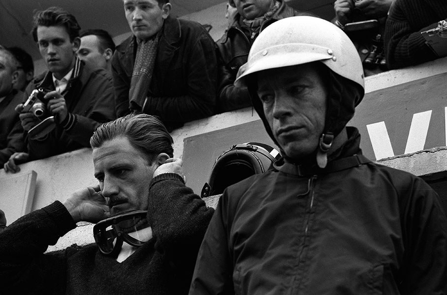 Graham Hill (GB) hands over to Richie Ginther (USA) while spectators watch the refueling. The Rover-BRM Turbine entered by Owen Racing Organisation was not classified as 'Invited entry'.
