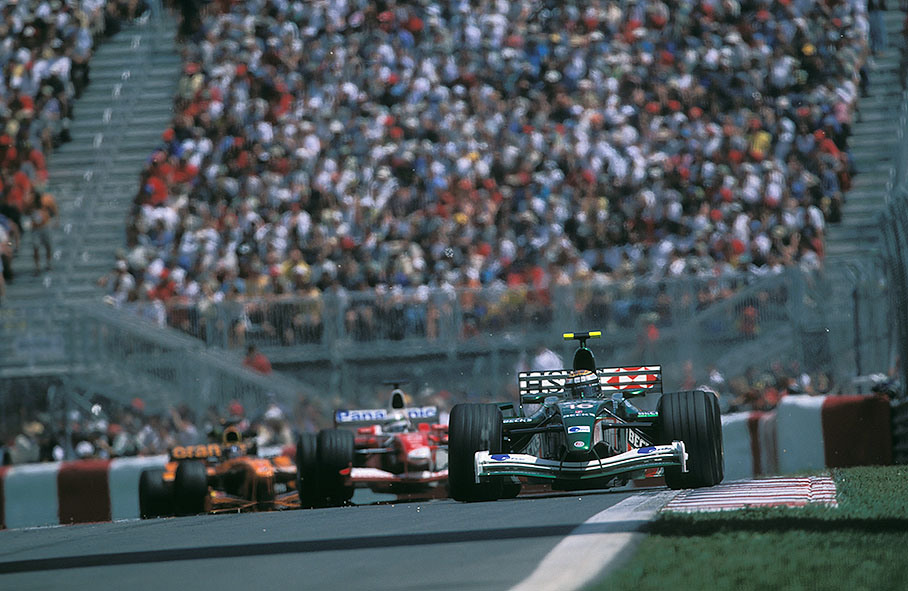 Irvine leading the backmarkers