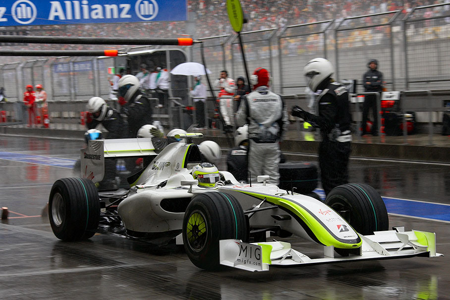 Pit stop ends of Rubens Barrichello, Brawn GP