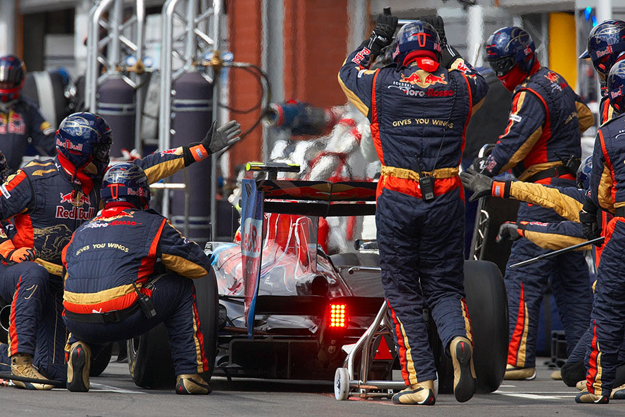Pit stop of Sebastien Buemi at Toro Rosso pits