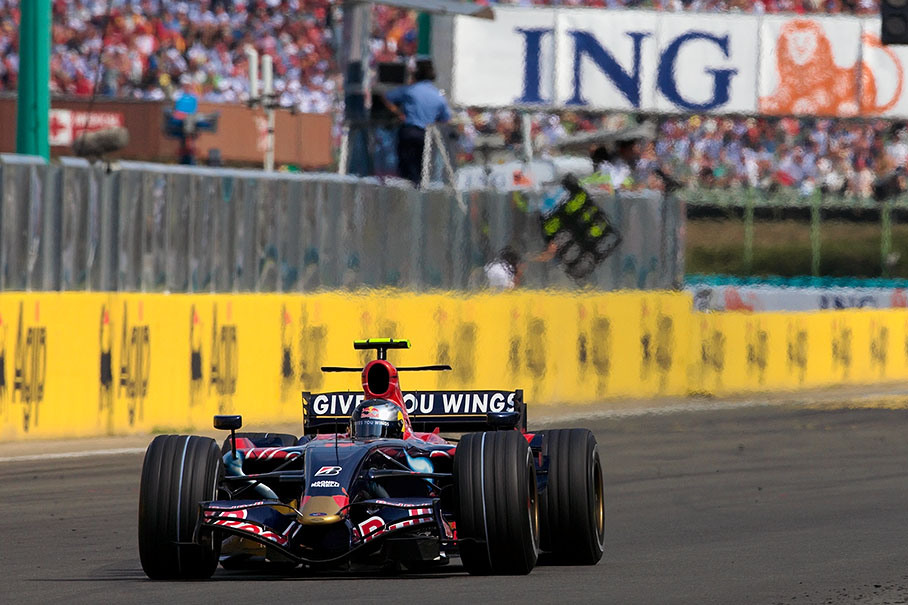 Sebastian Vettel gains a good 16th position on his first race for Scuderia Toro Rosso (and second F1 race ever) whilst team mate Liuzzi's car retires in lap 42