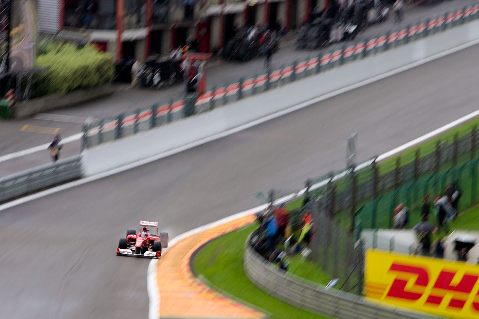 Fernando Alonso, Ferrari, on the bottom of Eau Rouge