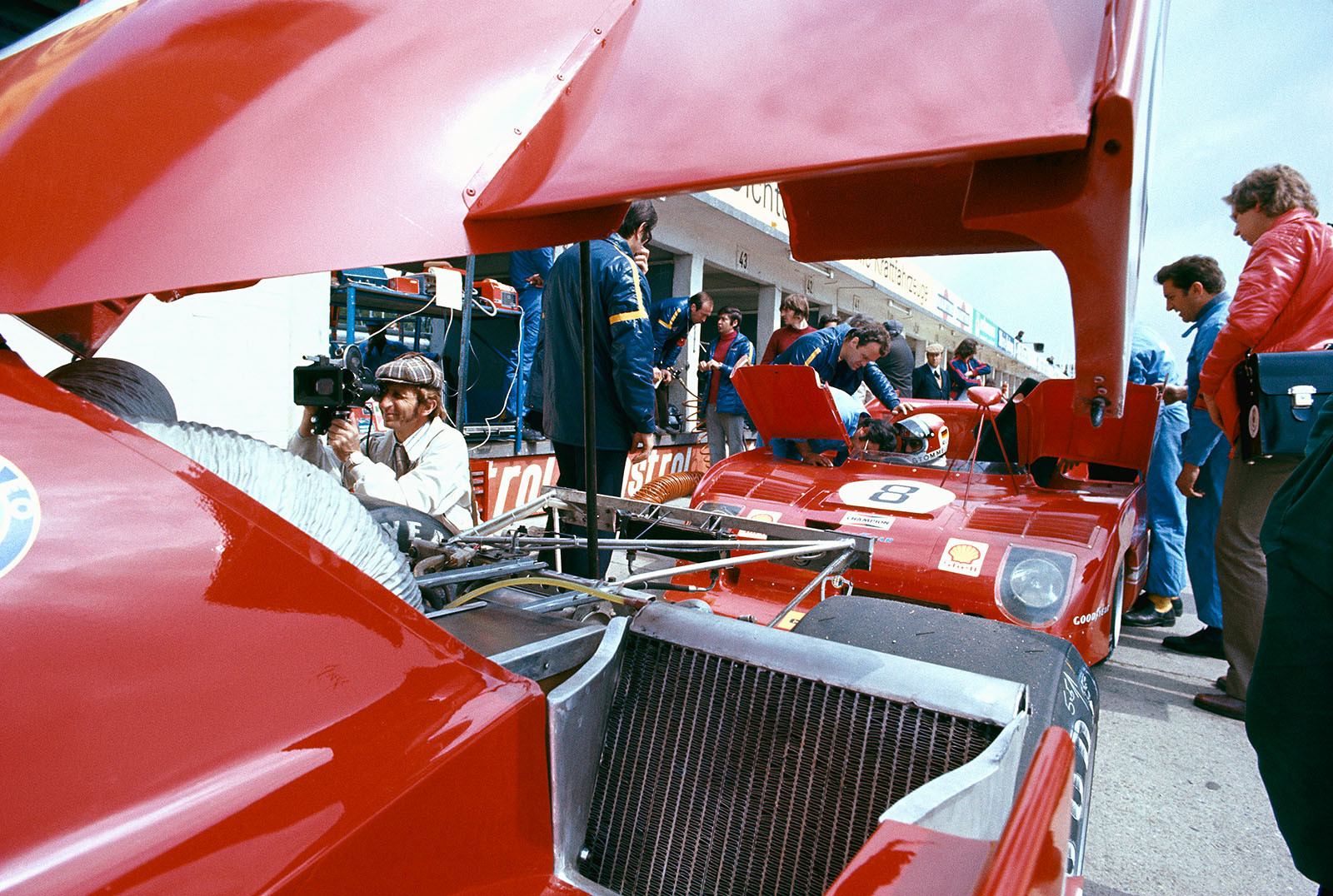 Rolf Stommelen in the cockpit of car no. 8, the Alfa Romeo T33/TT/12