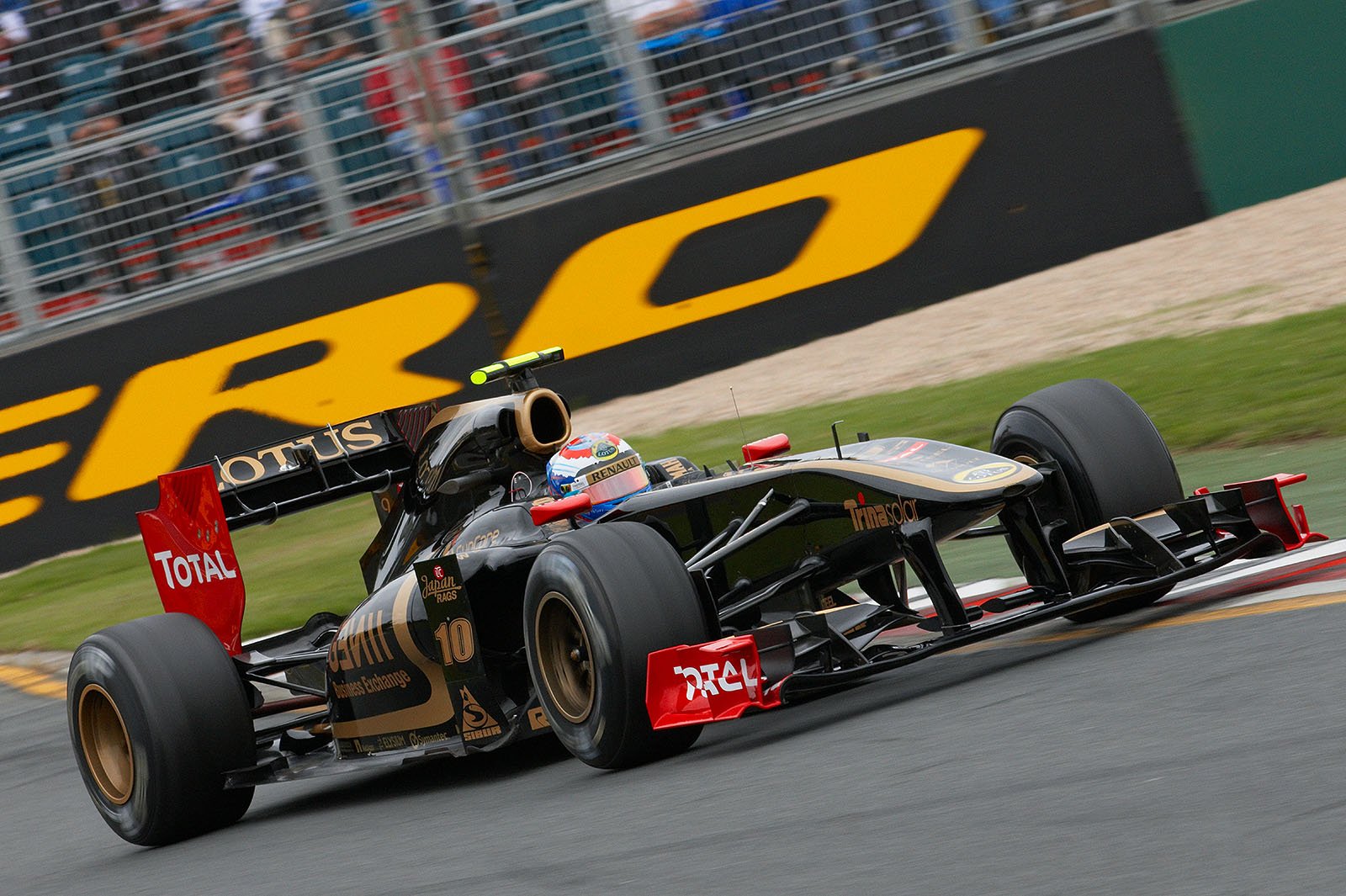 Vitaly Petrov, Lotus Renault GP