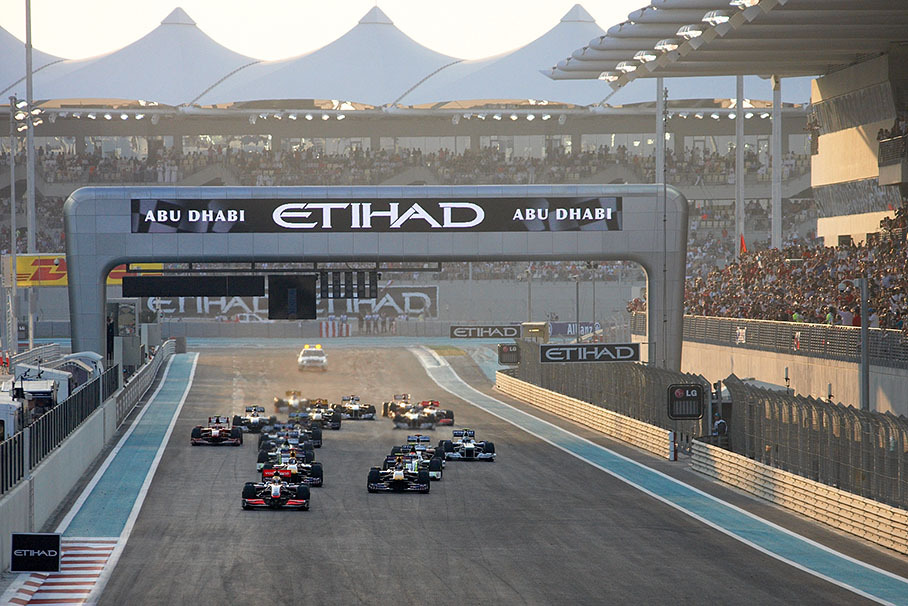 The start of the first Abu Dhabi Grand Prix