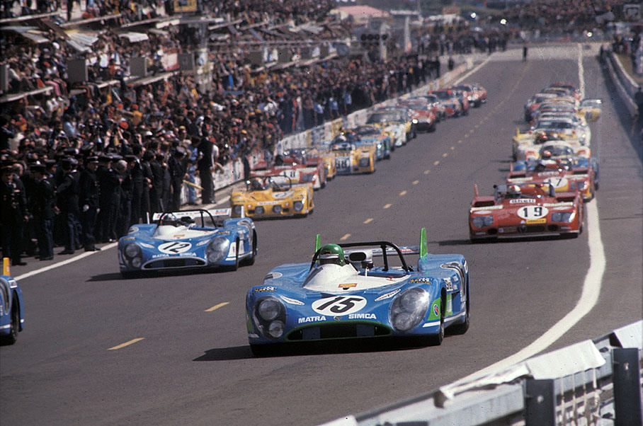 The start, Henri Pescarolo (F) in the Matra-Simca MS670 01 starts from second grid place