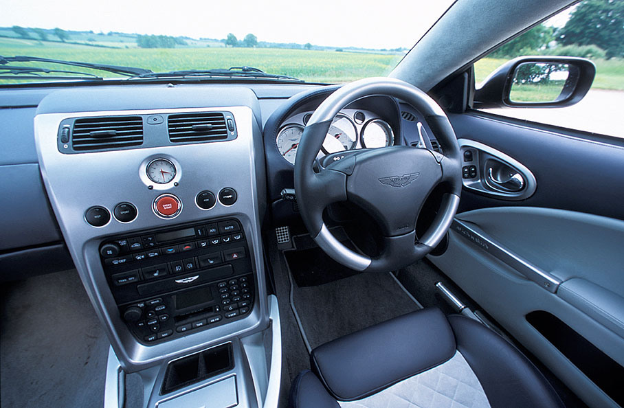 Aston Martin Vanquish, 2001