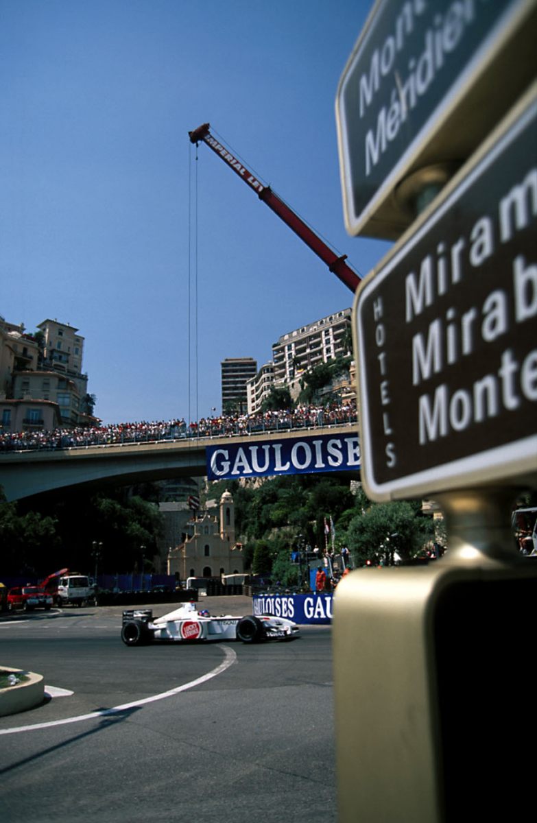 Villeneuve passing skyline