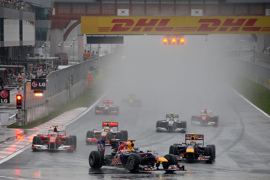 The second start of the race on the brand new Korean race track, the two Red Bull-Renaults lead the soaked field