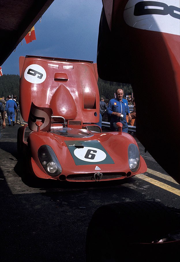 The Alfa Romeo T33/3 75080-003 of Ignazio Giunti (I) and Nanni Galli (I)