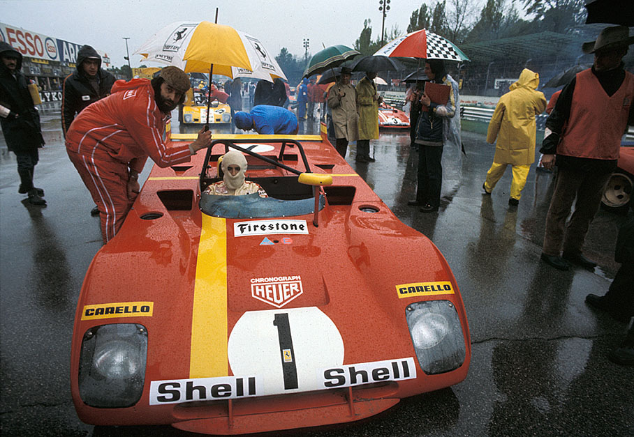 Jacky Ickx (B) on the grid in a Ferrari 312PB #0882