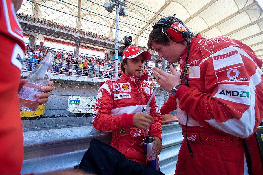 Felipe Massa with his race engineer Rob Smedley