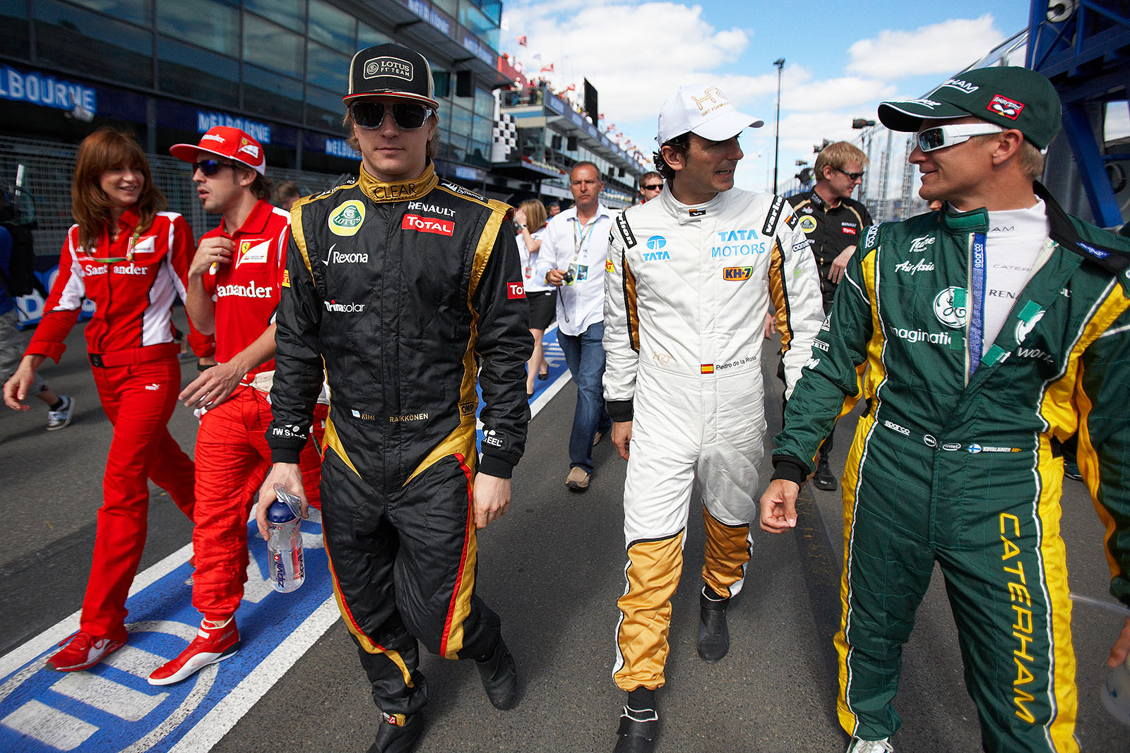 Fernando Alonso, Kimi Raikkonen, Pedro de la Rosa and Heikki Kovalainen return from drivers parade