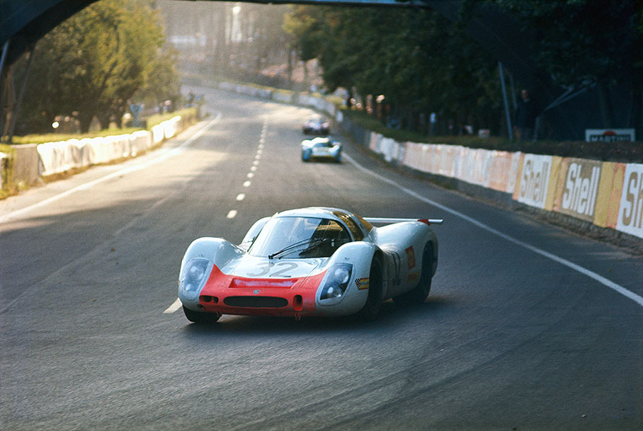 Porsche 908 016 #32 driven by Gerhard Mitter (D) and Vic Elford (GB) becomes disqualified for illegal repair