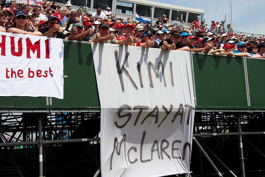 Kimi fans expressing their affection