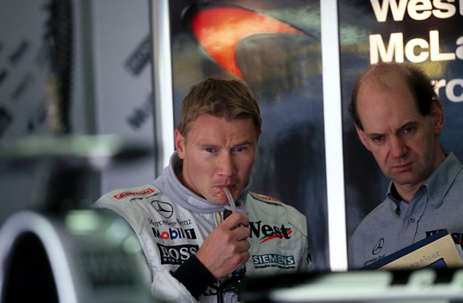 Mika Häkkinen in pits with Adrian Newey