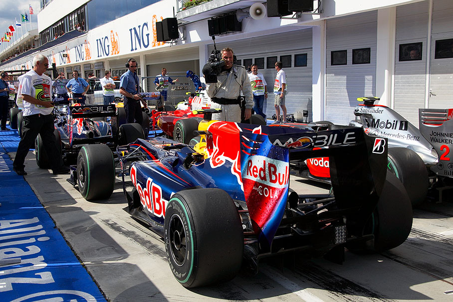 After qualifying the parc ferme is being closed