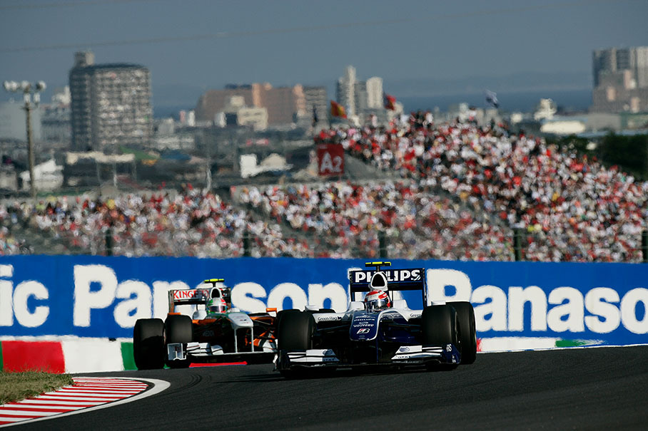 Kazuki Nakajima, Williams, in front of Liuzzi