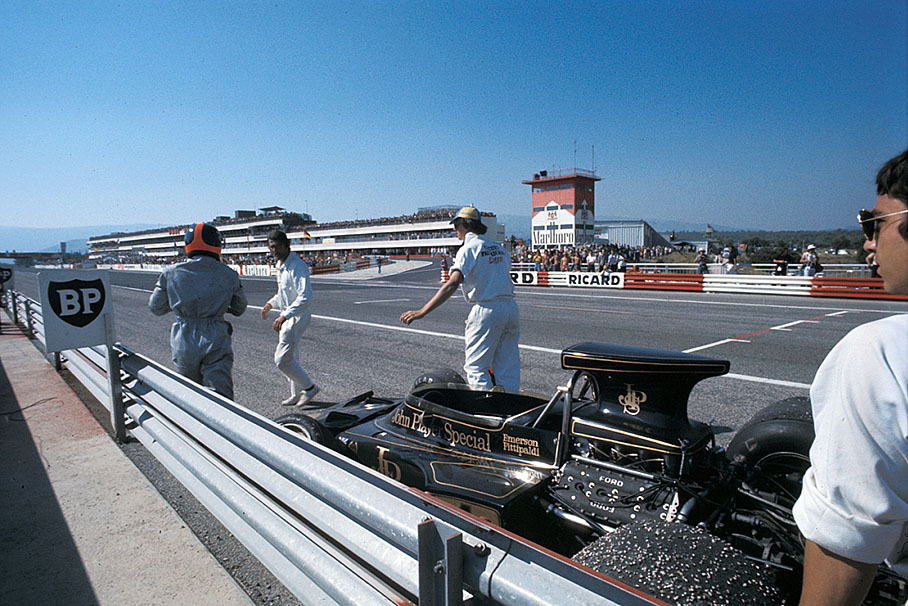Emerson Fittipaldi's Lotus-Cosworth 72E retires in an accident during the French GP Paul Ricard 1973